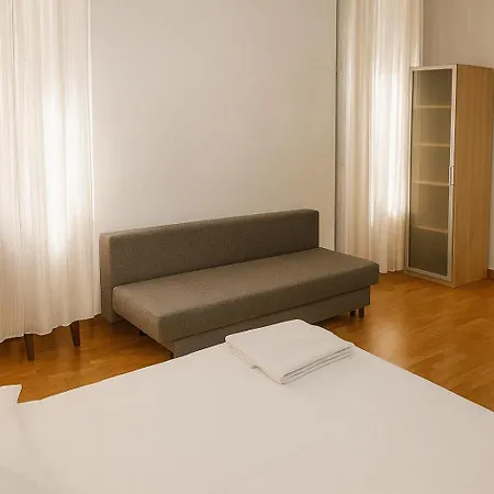 Apartman Dhomes - And *
